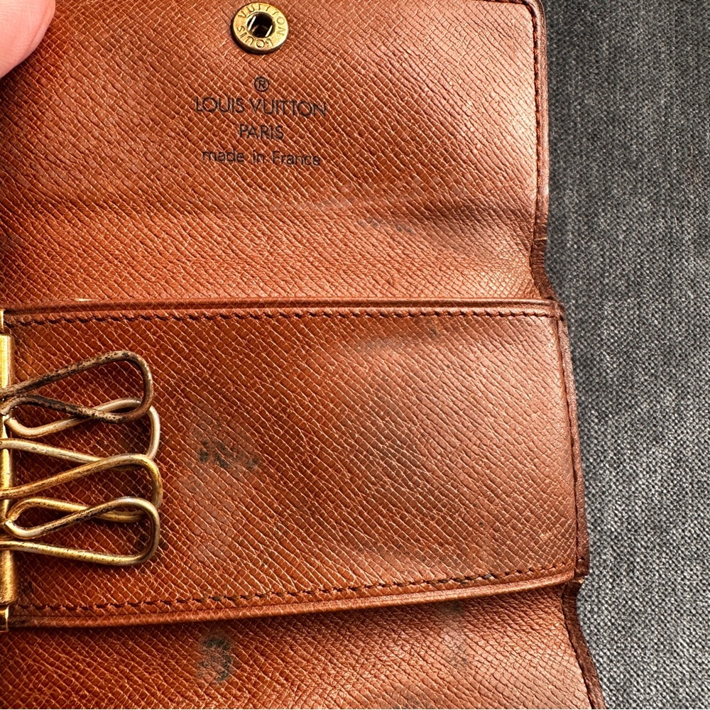 Louis Vuitton Key Pouch-needs some love! - Picture 3 of 9